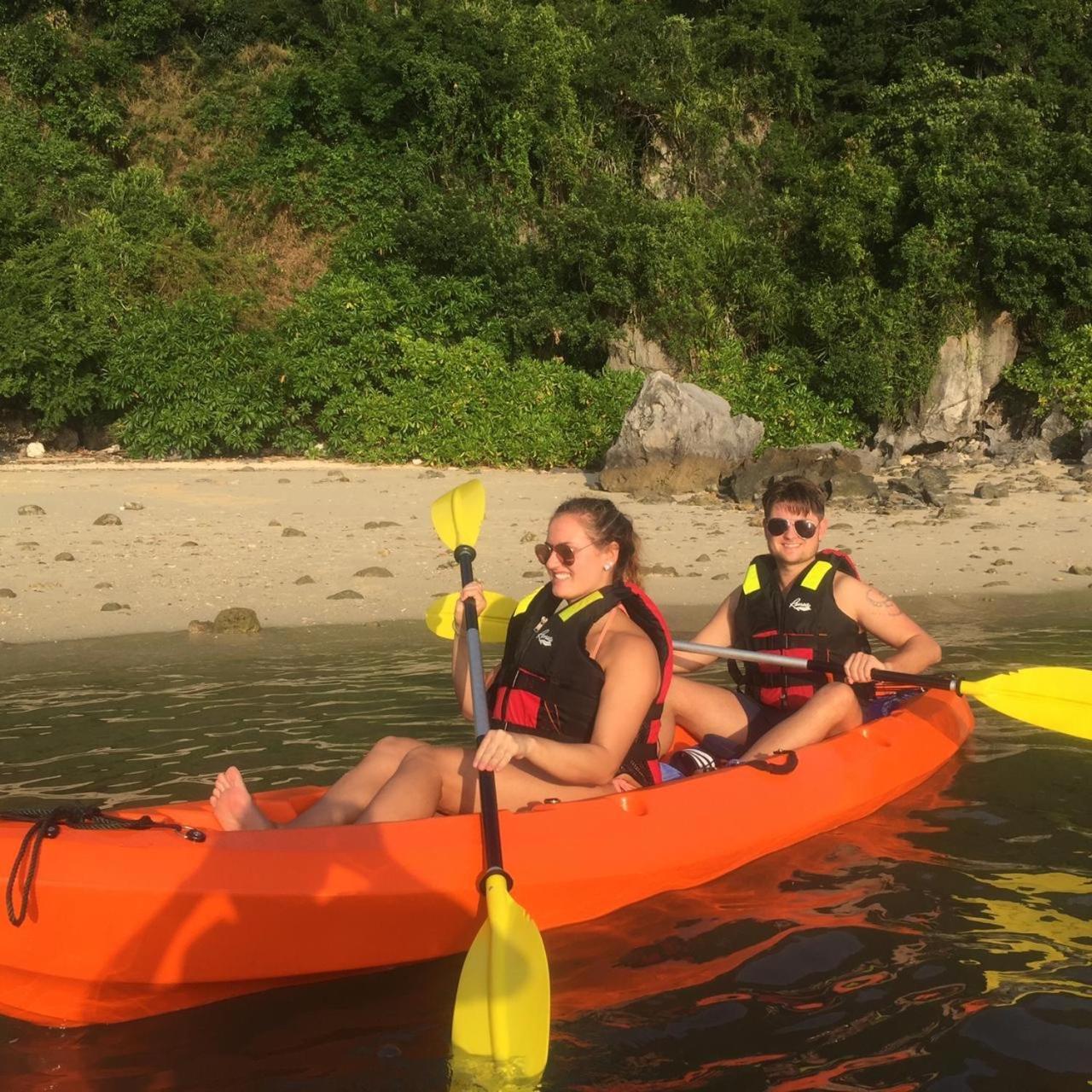 Renea Cruises Halong Hotel Ха Лонг Екстериор снимка