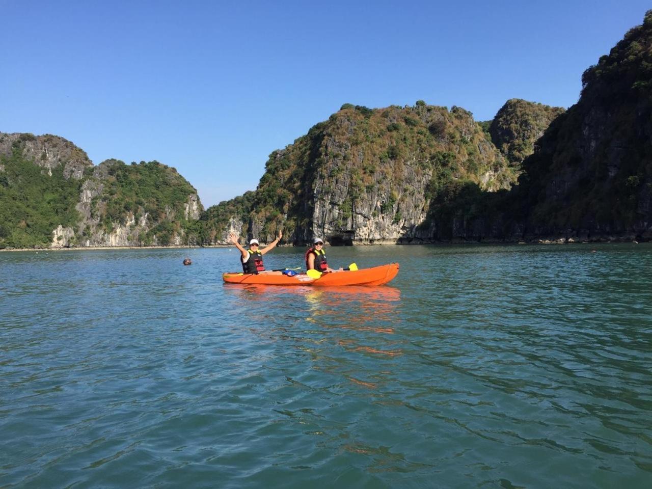 Renea Cruises Halong Hotel Ха Лонг Екстериор снимка