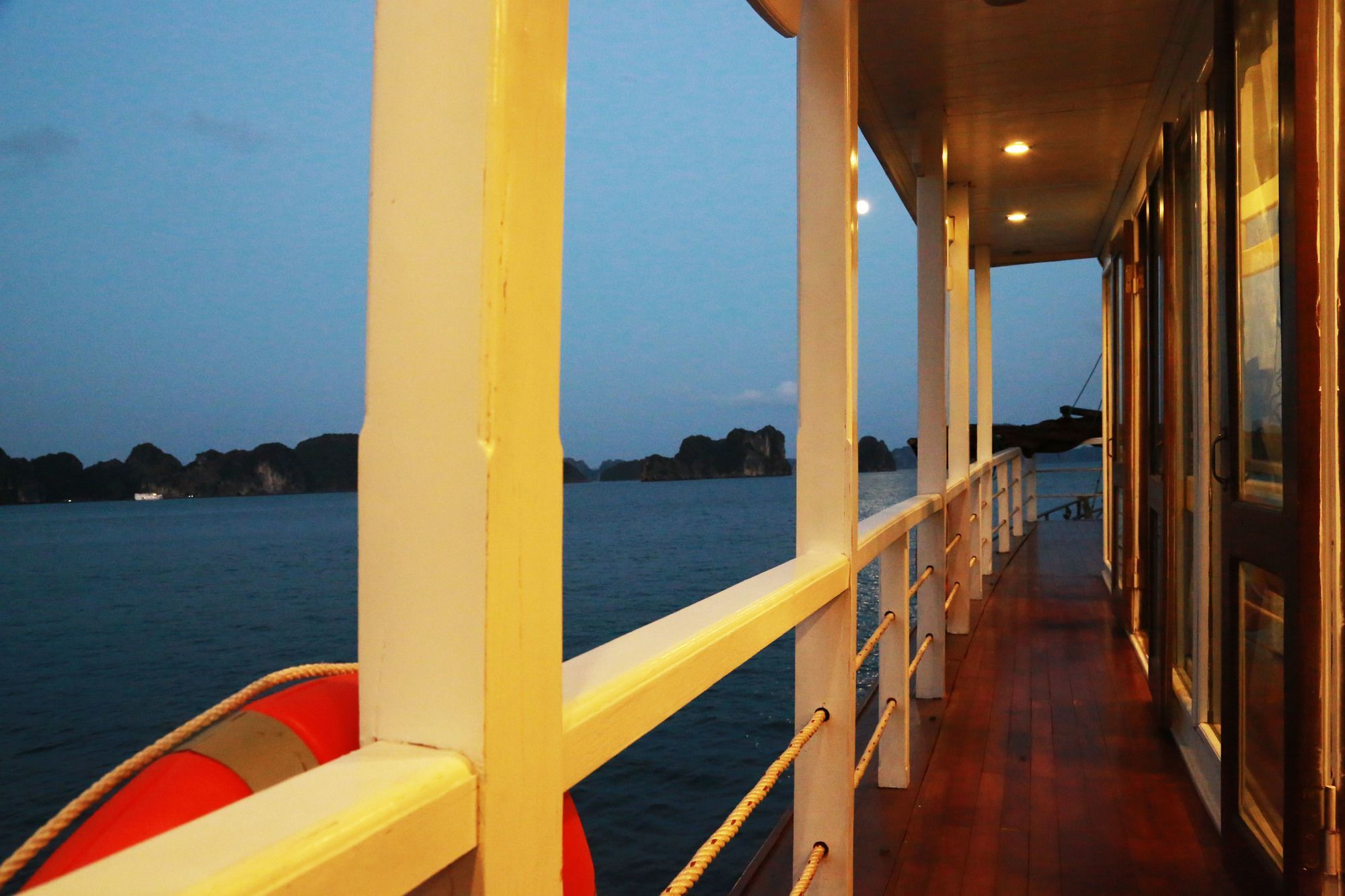 Renea Cruises Halong Hotel Ха Лонг Екстериор снимка
