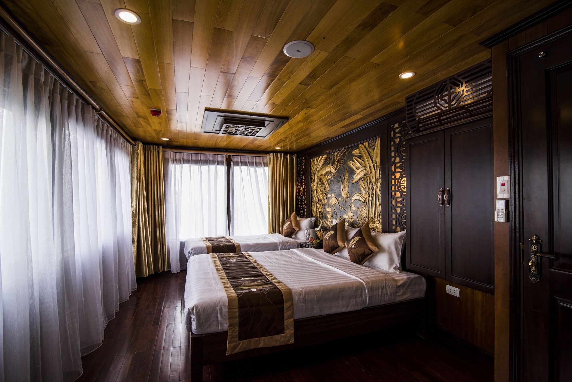 Renea Cruises Halong Hotel Ха Лонг Екстериор снимка